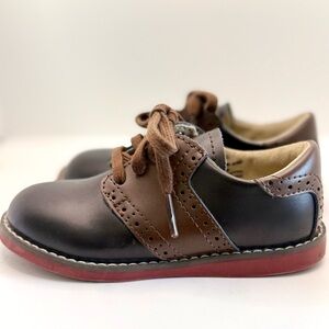 FootMates Kids Connor Brown/Taffy Size 8M Great Condition Barely Worn!